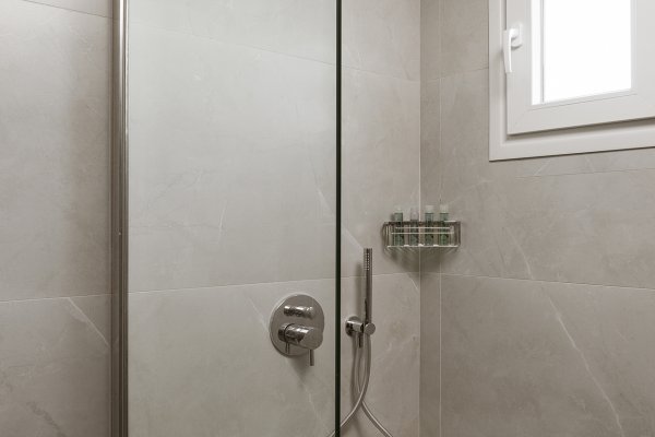 Twin Room with Balcony gallery image 3