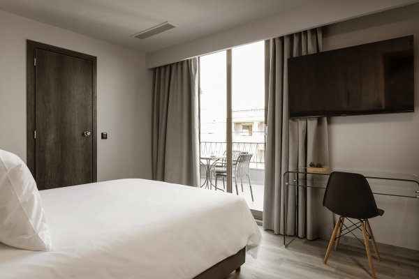 King Room with Balcony gallery image 5